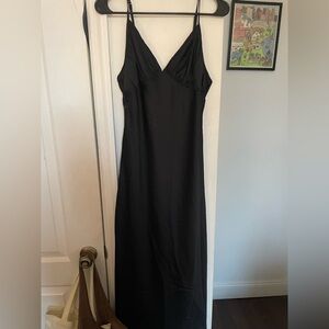 Abercrombie & Fitch Maxi dress in black satin | Size M